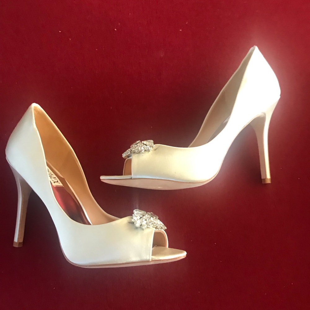 Cream Designer Pumps